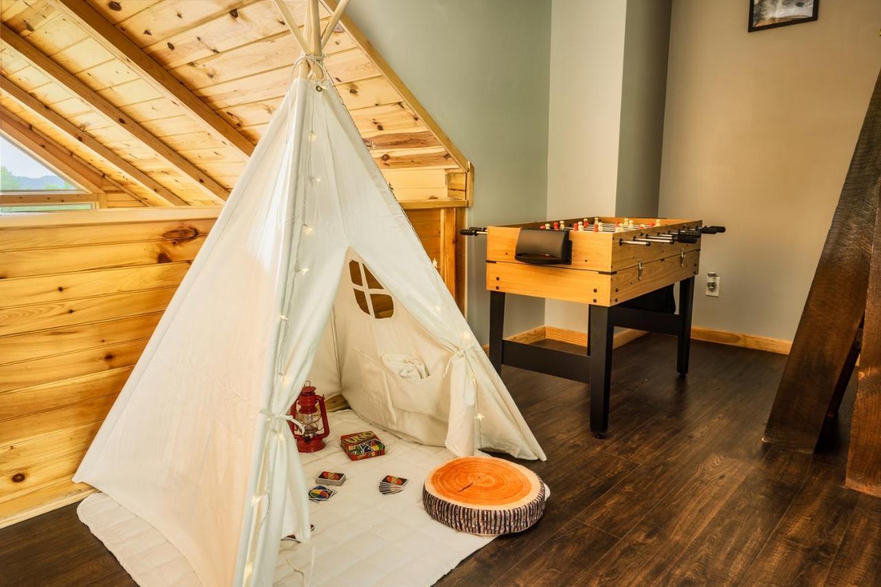Mountainside - New Luxury Cabin-Fire Table-Hot Tub-3 Pools-Ps5-Bears Gatlinburg Esterno foto